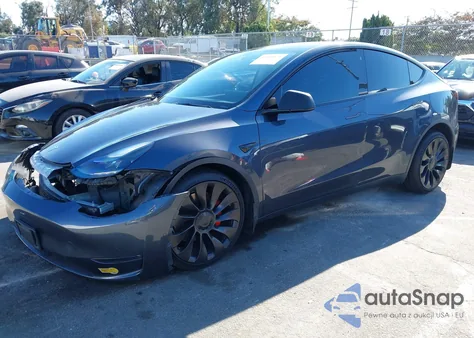 2022 Tesla Model Y Performance Dual Motor All-Wheel Drive z USA, uszkodzony, nr VIN 7SAYGDEF6NF337139